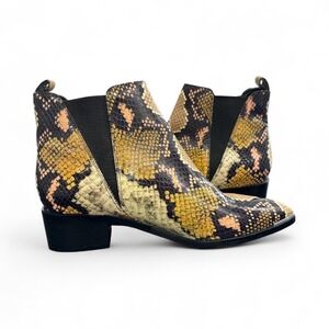 Marc Fisher Yale Chelsea Boot Snakeskin‎  Size 6.5